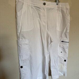 Chicos adjustable length cargo shorts - size 3